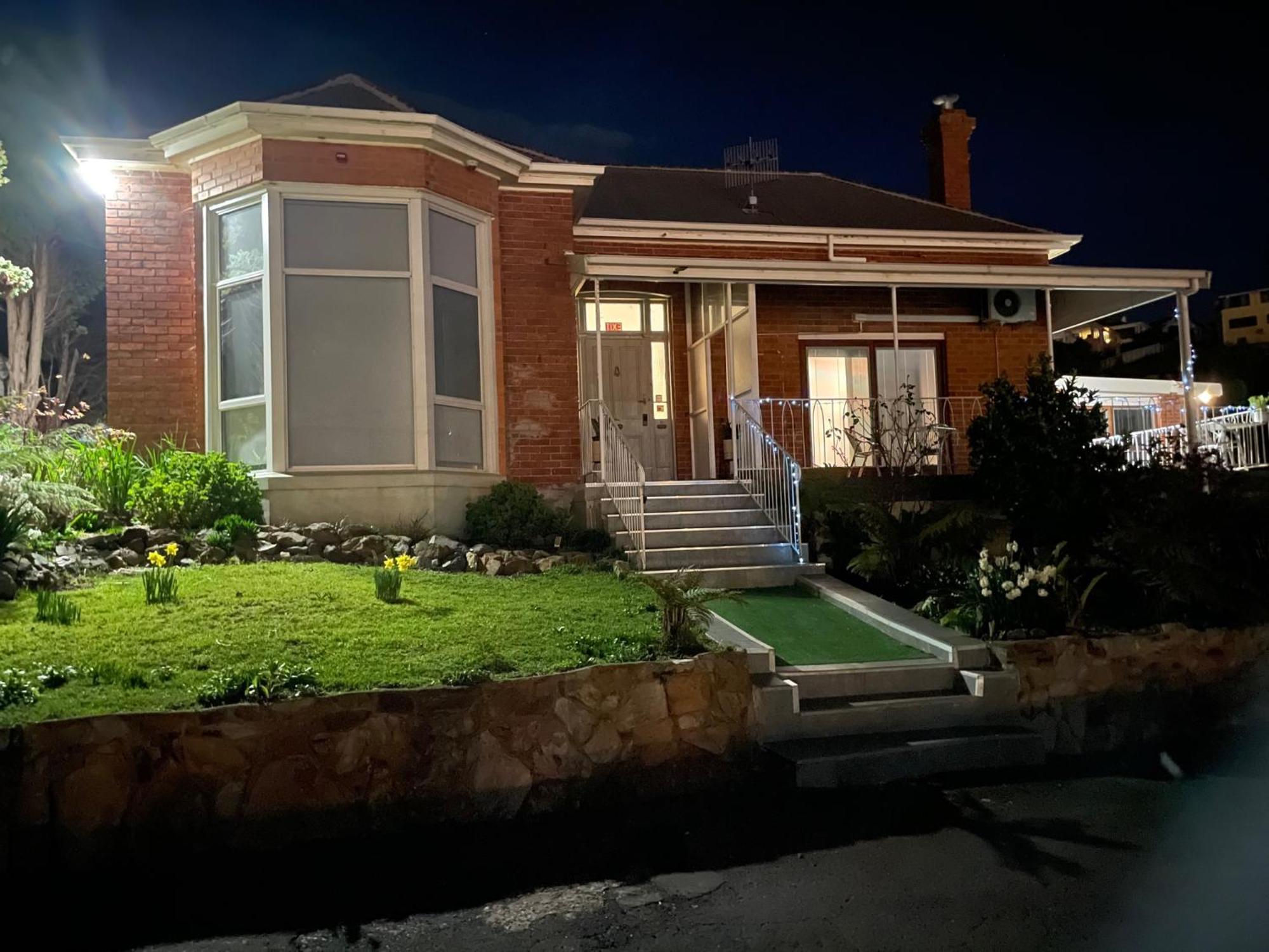 Oakleigh House Hotel Бърни Екстериор снимка