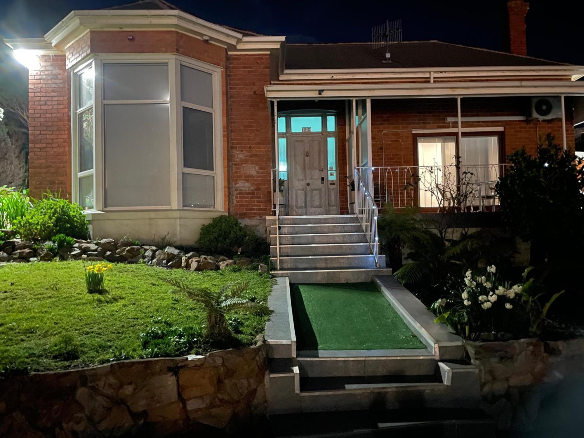 Oakleigh House Hotel Бърни Екстериор снимка